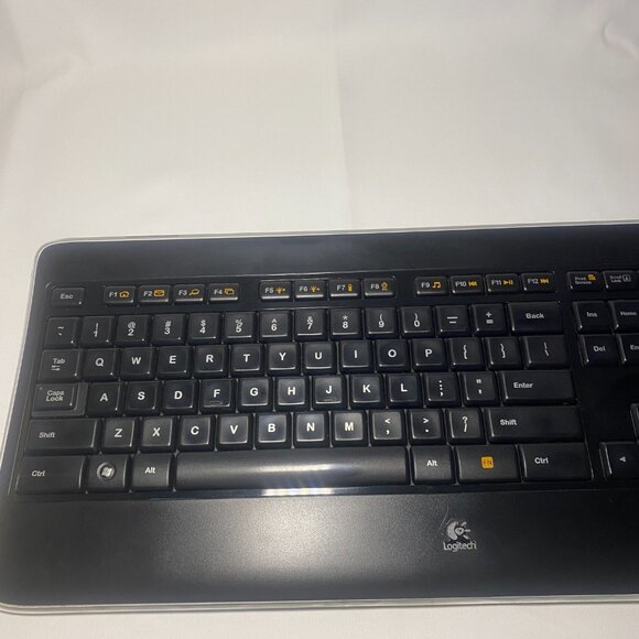 Logitech K800 Illuminated Wireless Keyboard **FOR PARTS** No Dongle See Desc - Picture 3 of 8